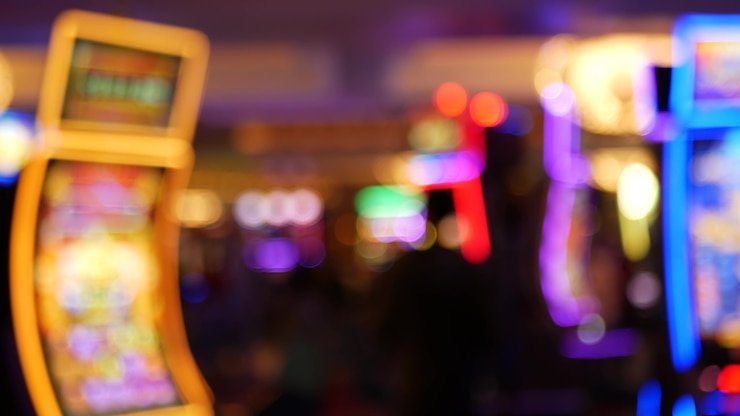 Display streaming live casino dengan dealer profesional dan antarmuka interaktif